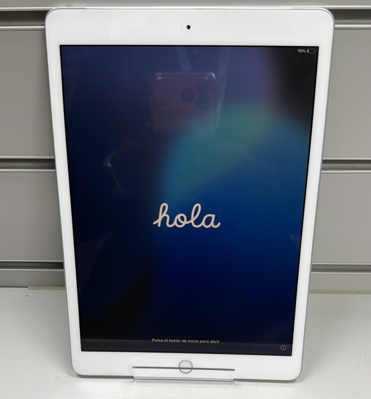 Apple iPad 第7世代 32GB Silver MW752J/A Apple iPad 7th Gen Mw752j/A 32GB Silver for £80.00 Second Hand