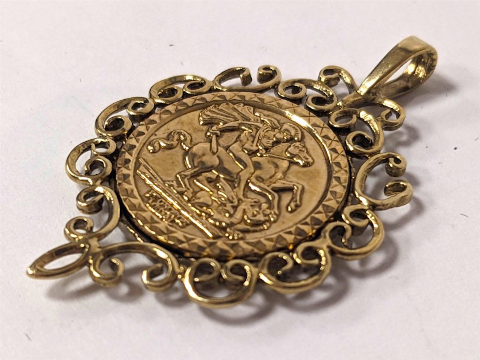 St. George Stamp 9ct St George Stamp Pendant Yellow Gold Pendant 3.7G | 015600270615 ...