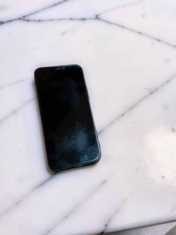 Apple iPhone X iPhone X 64GB 64GB Black for £79.99 Second Hand