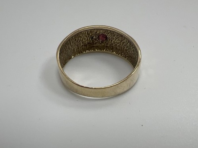 9ct Yellow Gold Unisex Ring With Stone SizeR 038600282636 Cash 9ct-yellow-gold-unisex-ring-with-stone-sizer-038600282636-cash