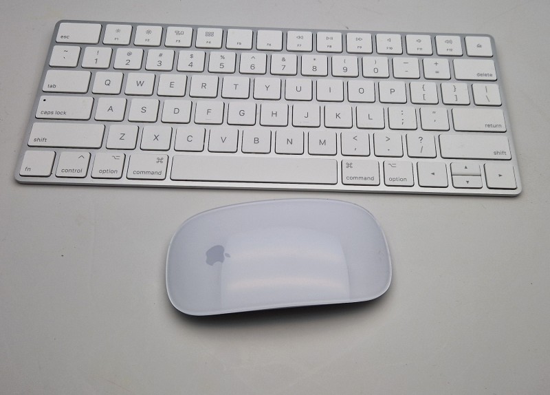 Apple Magic Trackpad 2 (A1535) White White for £50.00 Second Hand