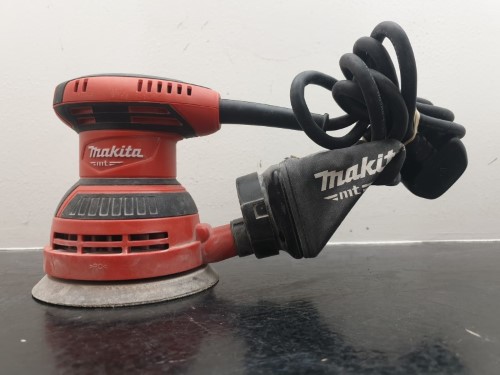 Orbital Sander Makita M9204 Mt Series 125mm Orbital Sander 240V With Dust Extraction