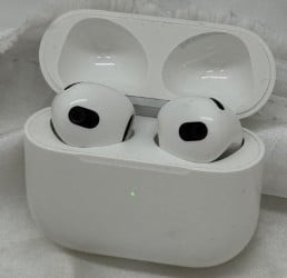 Apple Airpods Pro 2 With Usb-C Magsafe Case White for £119.99