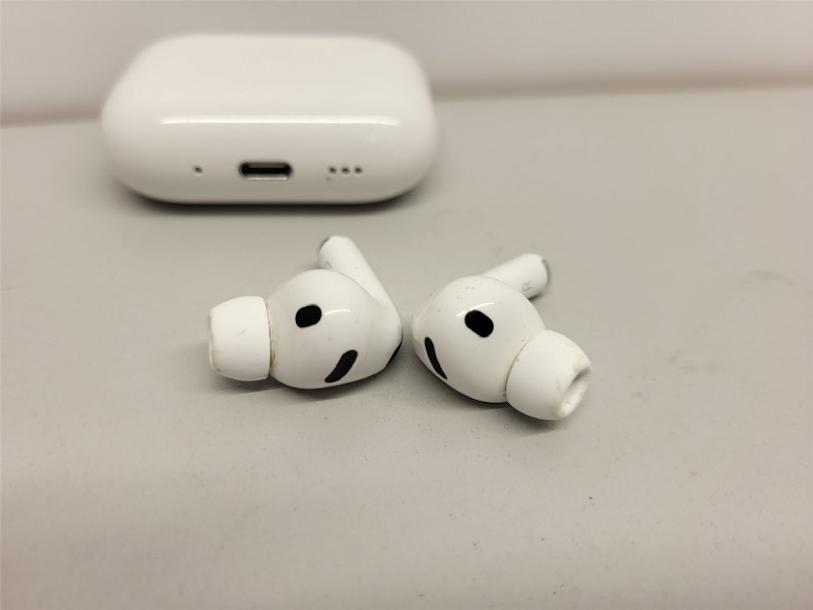 Apple Airpods Pro 3rd Gen Bluetooth Wireless Earbuds Headphones White apple-airpods-pro-3rd-gen-bluetooth-wireless-earbuds-headphones-white