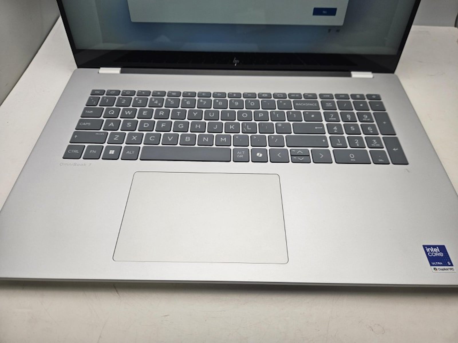 Camera Color Sampler HP Omnibook 7 Ultra 5 226V 16GB 500GB Grey | 049700120391 | Cash Converters