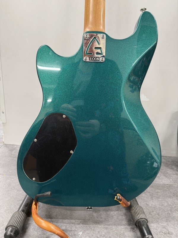 Guild Surfliner Deluxe Green | 048500422984 | Cash Converters