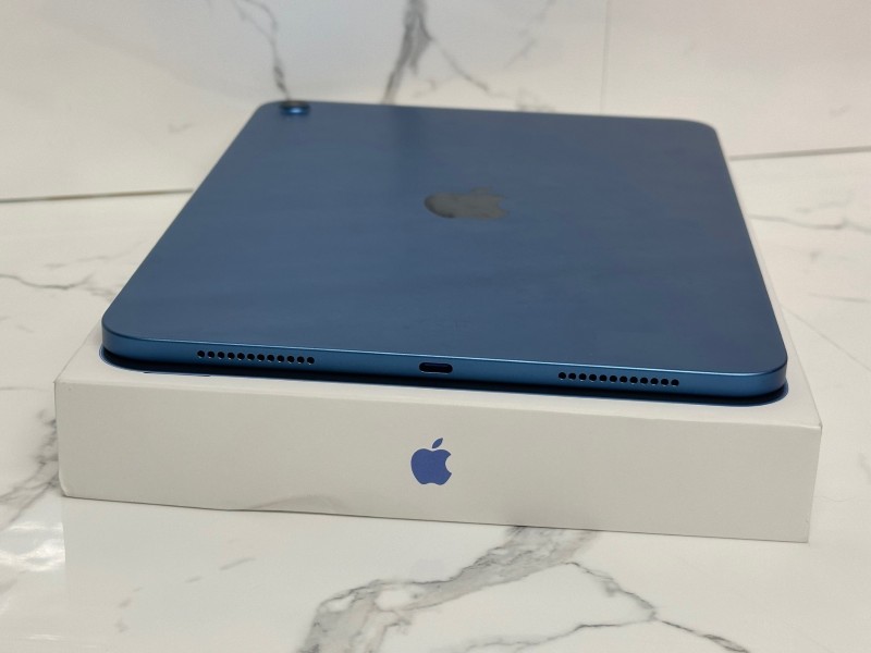 Apple iPad A16 2025 128GB Blue for £289.99 Second Hand