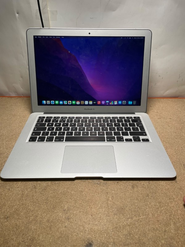 Apple Mac Book Air A1466 Intel Core i5 4GB Silver for £149.99