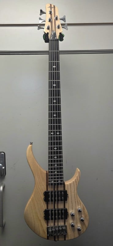 Magna 5 String Bass Guitar Bass5st Brown | 030300313367 | Cash Converters