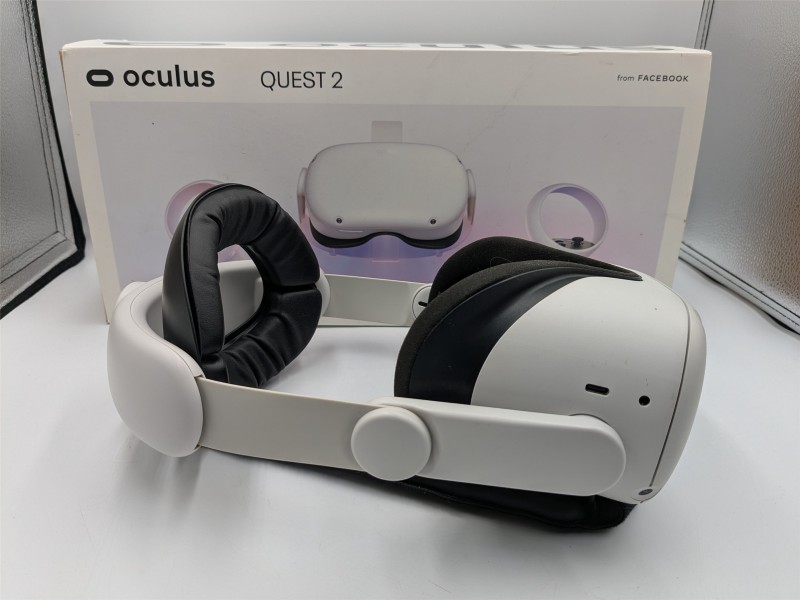 Quest 2 128GB Oculus White for £99.99 Second Hand
