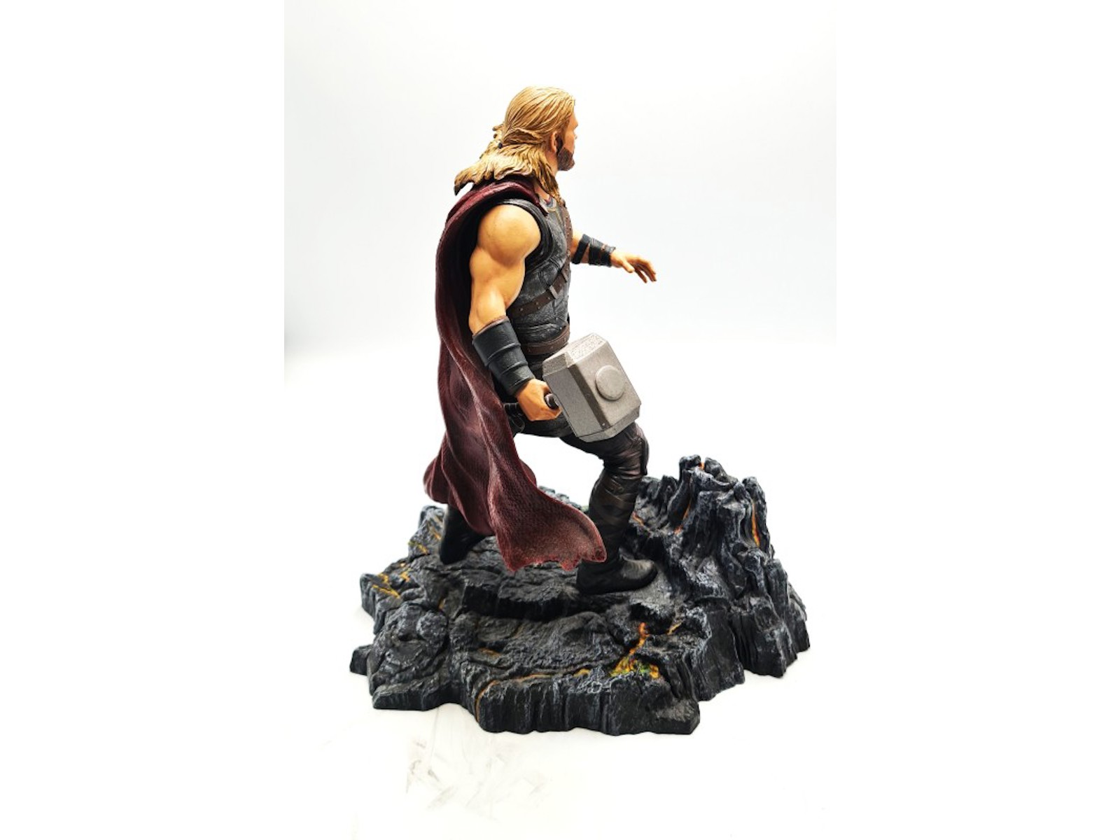Thor Ragnarock Statue Marvel Gallery Thor Ragnarok Statue | 058700022210 | Cash Converters