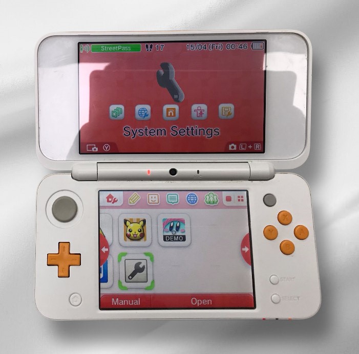 Nintendo Switch 2DS New Nintendo 2DS XL - Black + Turquoise With Mario Kart 7