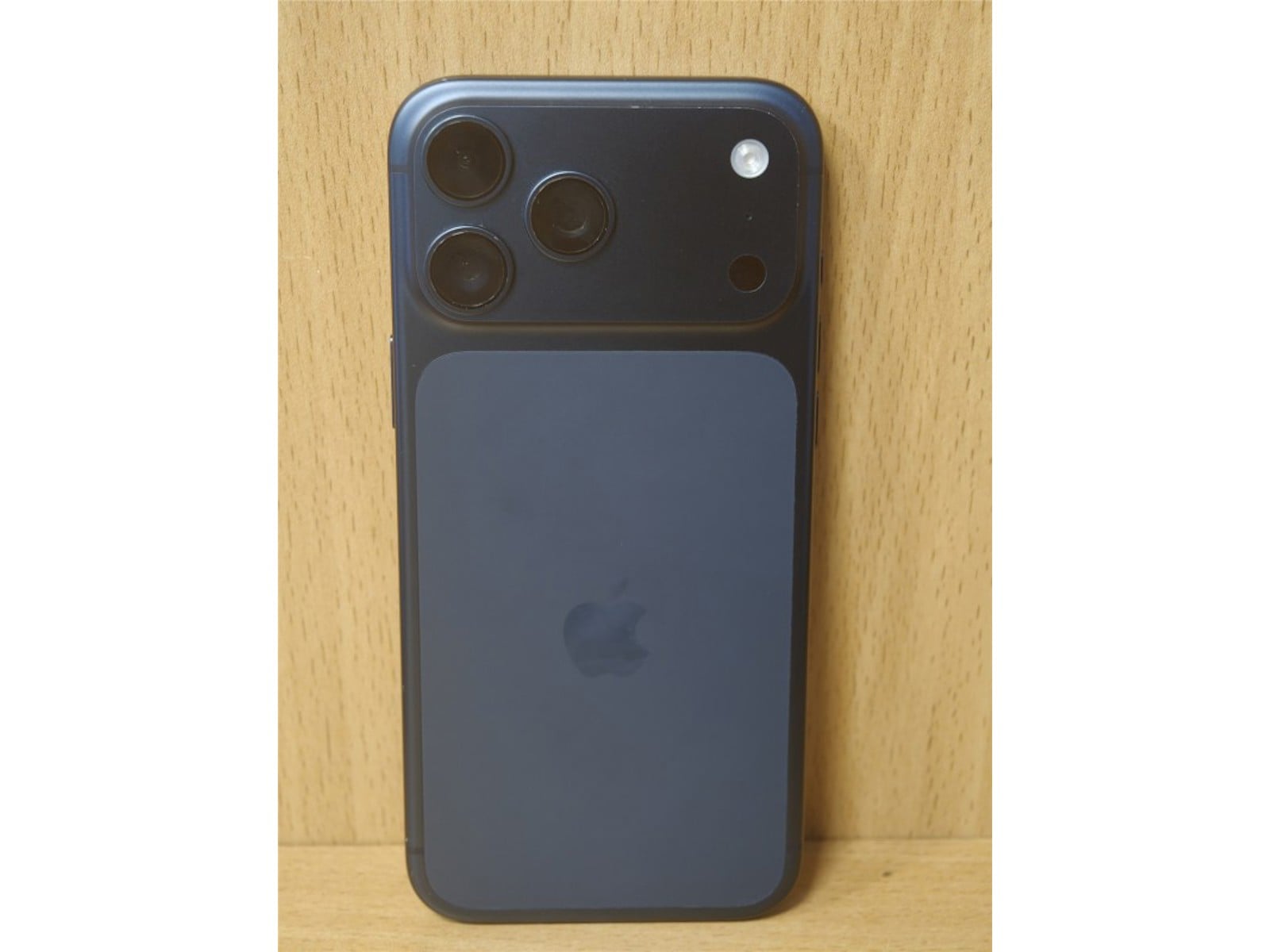 Camera Color Sampler Apple iPhone 17 Pro Max 512GB Bh100% Cc36 Blue | 046600095460 | Cash ...