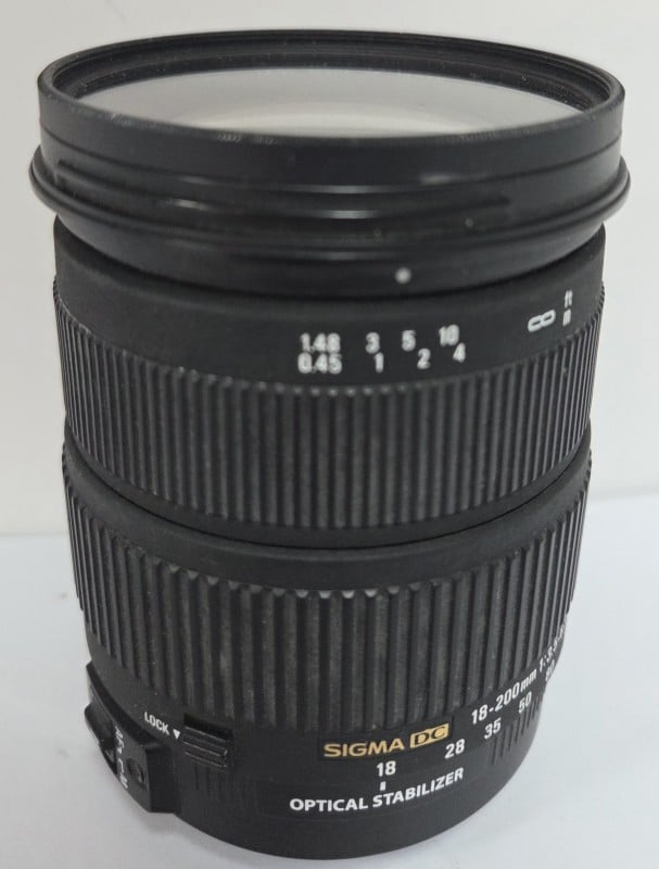 Sigma Zoom 18-200mm 1:3.5-6.3 DC Os Black for £99.99 Second Hand