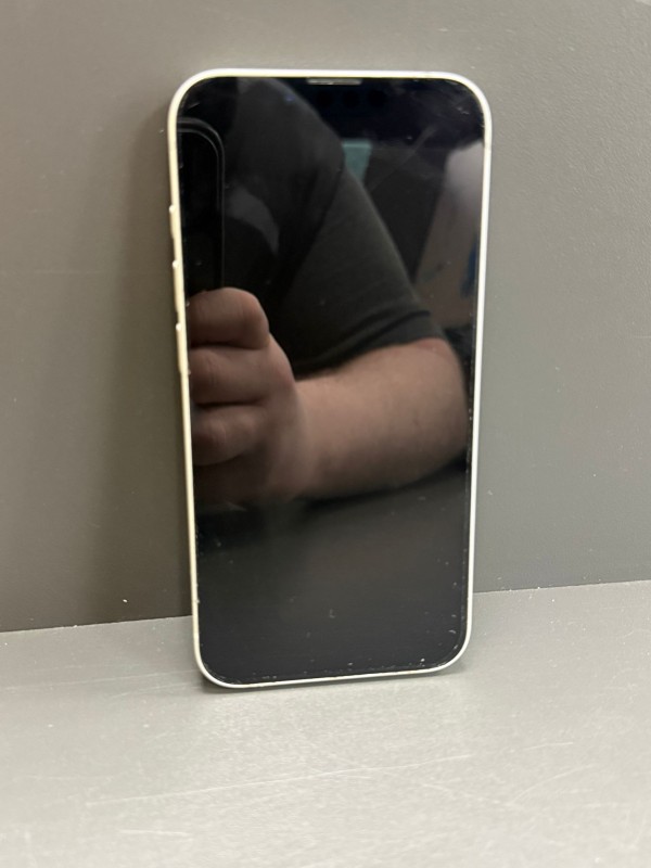 Apple iPhone 13 128GB 88% 128GB Black for £200.00 Second Hand