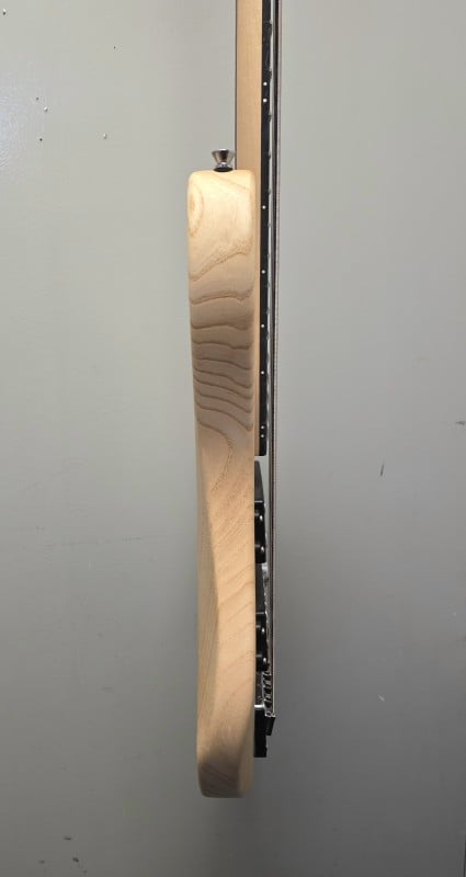Magna 5 String Bass Guitar Bass5st Brown | 030300313367 | Cash Converters