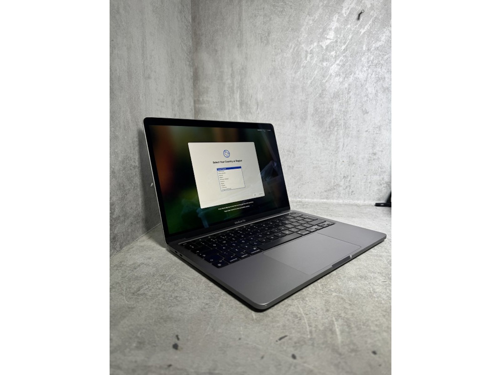 Apple Macbook Pro 17,1 8GB Ram 512GB SSD M1 Chip 8GB Silver ...