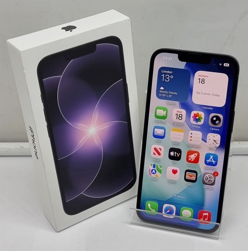 Apple iPhone 17E iPhone 17 256GB Black for £579.99 Second Hand