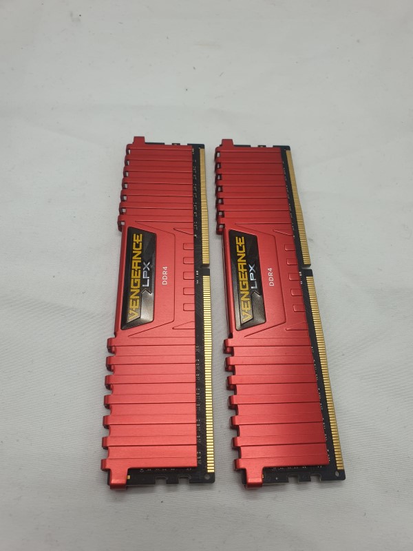 16GB 2X8 Ddr4 Corsair Vengeance 3000GHz Red for £74.99 Second Hand