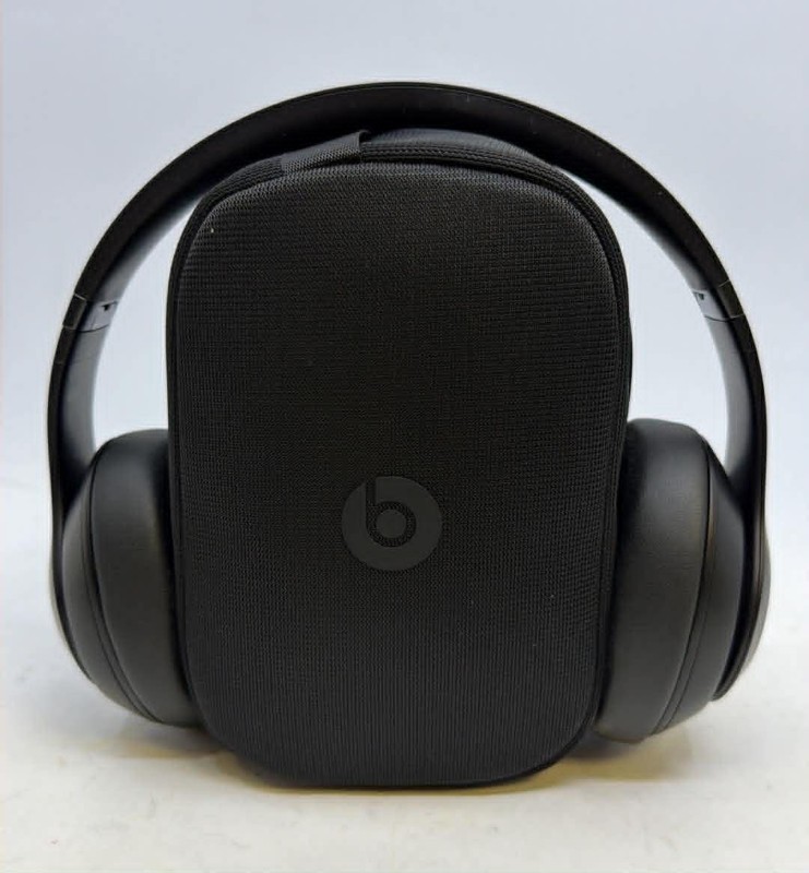 Beats Studio Pro A2924 Black for £99.99 Second Hand